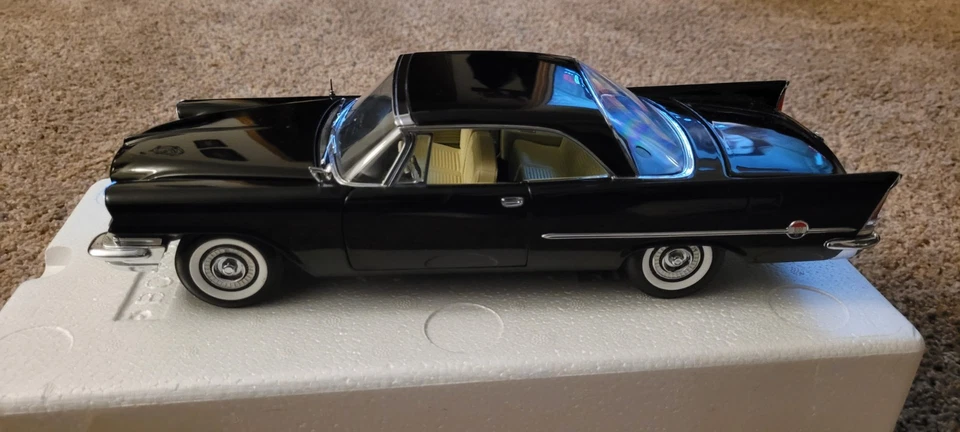 Chrysler 300c 1957 1:18 Ertl coleccionables diecast  Foto 1 de 4
