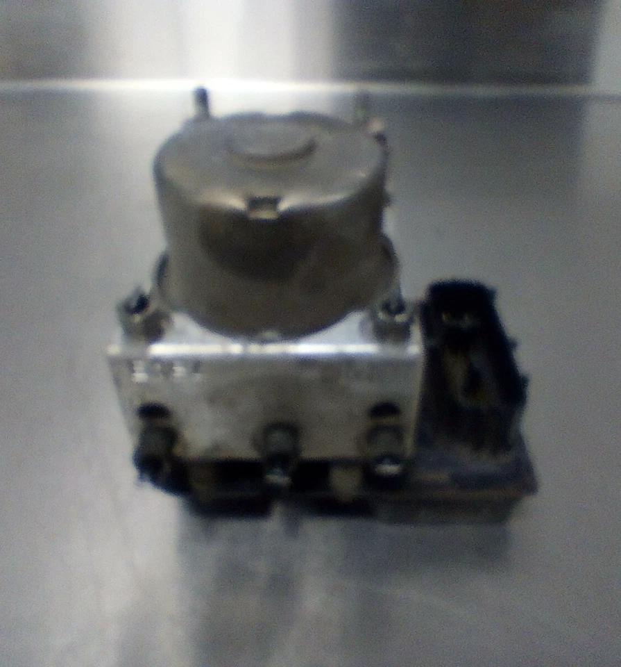 GMC Canyon 2004-2008 4x2 bomba ABS módulo de control de freno antibloqueo conjunto opcional NW7 OE Foto 1 de 4