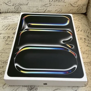 Apple iPad Pro M4 13inch, 256GB, 100 PERCENT BATTERY Mint, With Stylus. - Afbeelding 1 van 10