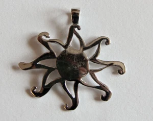 CIONDOLO SOLE IN ARGENTO 925 PER MILLE - Foto 1 di 1