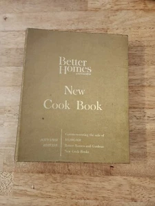 Vintage Better Homes And Gardens New Cook Book Gold Binder Souvenir Edition 1965 - Picture 1 of 9