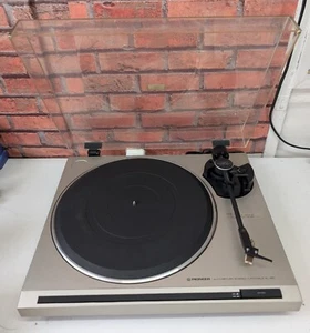 PIONEER PL-120 BELT DRIVE AUTO RETURN VINTAGE CLASSIC TURNTABLE - Picture 1 of 12