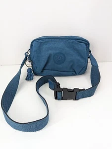 Bolso Bandolera Convertible Kipling Live. Azul Claro Mono Charm Sin Correa - Imagen 1 de 10