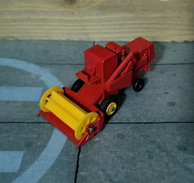 MATCHBOX N°65c CLAAS COMBINE HARVESTER 1967 1972 1-75 MIETITREBBIA Scala 1:106 - Immagine 1 di 4