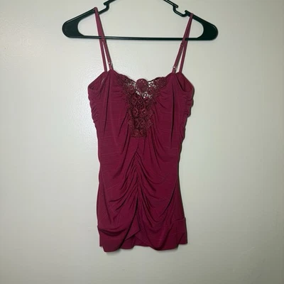 Camiseta sin mangas Vanity magenta de encaje acanalado talla mediana  Foto 1 de 3