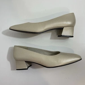 Stuart Weitzman Vintage Leder Creme Schimmer Schuhe Größe 8B Top Zustand - Bild 1 von 11