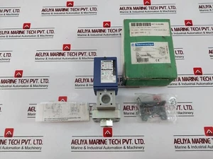 Telemecanique XML-C004B2S11 Nautilus Pressure Switch 0.25-4 Bar/3,63-58 PSI - Picture 1 of 11