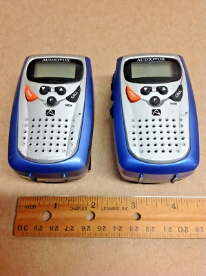 2 Audiovox FM 收发器 #FR-560FM 双向无线电对讲机 小巧型 — 第 1/4 张图片