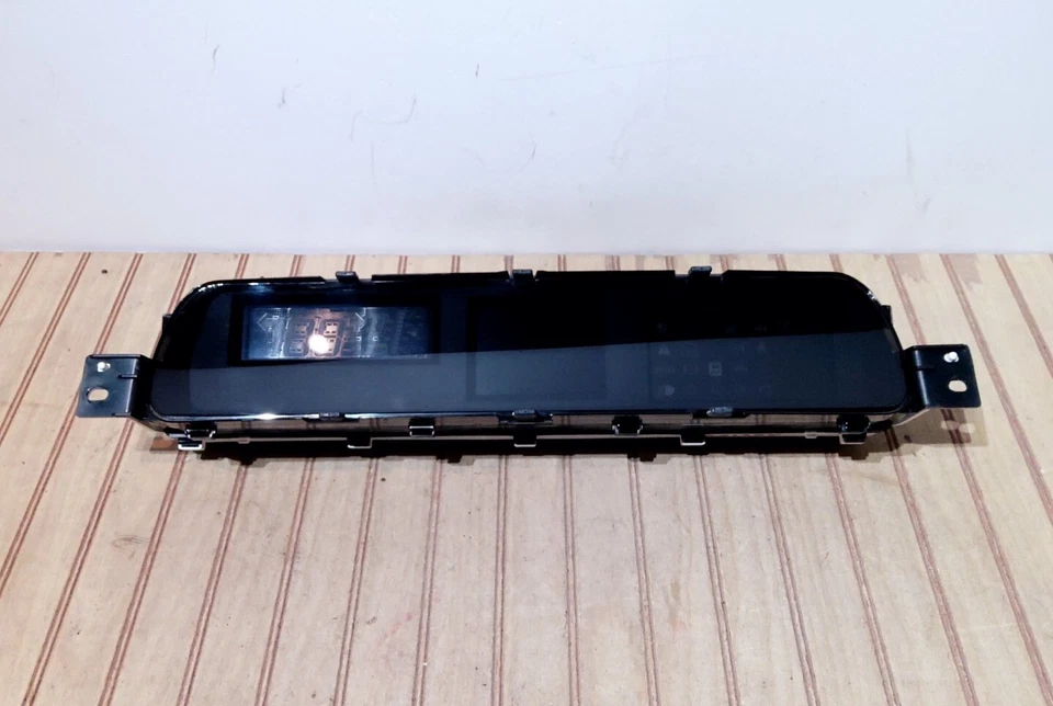 Cuadro de instrumentos Toyota Prius C 2012-2013 157.815 millas ID 838005CF80 OEM  Foto 1 de 4