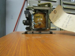 😏 GE GENERAL ELECTRIC 10 AMP RELAY 600 VAC IC2820-C100C21 - Picture 1 of 5