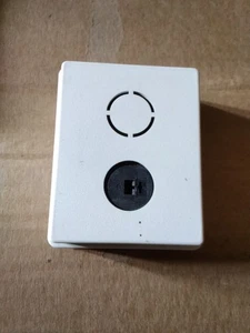 Legrand Prise HP LEGRAND GALION haut parleurs enceintes - Picture 1 of 2