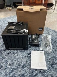 Synology DS418play (diskless - no hard drives) Diskstation Used Complete - Afbeelding 1 van 5