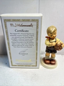 Neu Club Exclusive Boxed Goebel Hummel Figur #2416 Paul mit Box 225 $ in 2021 - Bild 1 von 7