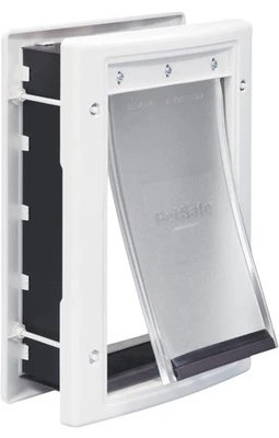 Puerta para perro de plástico PetSafe nunca oxidada para instalar en interiores y exteriores Foto 1 de 2