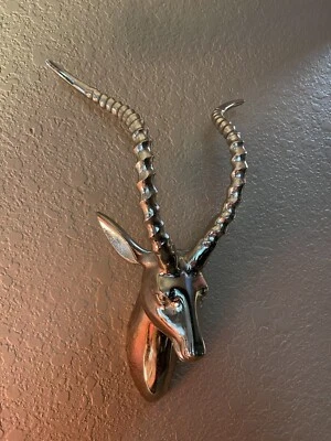 Cabeza de antílope ciervo gacela montaje en pared metal plateado 15"x10"x5" Foto 1 de 4