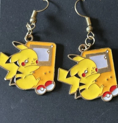 Pendientes Pokemon Pikachu hechos a mano Foto 1 de 2