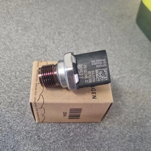 VW Fuel Rail Pressure Sensor 04L 906 054 E - Picture 1 of 4