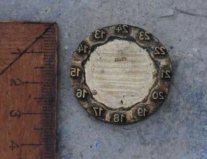 Uhr Ziffernblatt Messing Ornament Buchbinden Prägen Prägestempel Prägung Leder - Bild 1 von 1