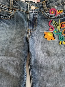 Old Navy Lazy Summer Days Girls' Size 5 ~ Denim ~ Cotton Capri Embroidered Pants - Picture 1 of 3