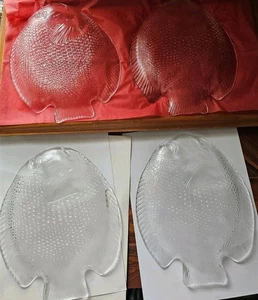 Vtg Set Of 4 Arcoroc France Tempered Glass Fish Shape Plates Clear 10"x 8.25" - Picture 1 of 12