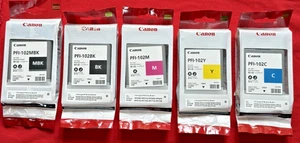 Original 5 cartouches d'encre Canon PFI-102 BK MBK C Y M 130 ml multipack - Photo 1/1