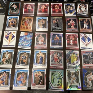 Basketball Karten Lot - Rookies, Vet Parallels, Cason Wallace ist nummeriert - Bild 1 von 6