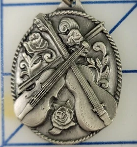 Siskiyou Buckle Co Inc. Keychain Voilin And Guitar Metal 1988 Key Fob - Picture 1 of 5