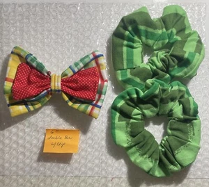 Moño de pelo hecho a mano para niñas de 6" con clip y 2 crujientes verdes - Imagen 1 de 1