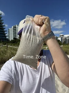 Tom Brady exakter Ruhestandsort Sand versandt von Surfside Miami Florida 33154 - Bild 1 von 4
