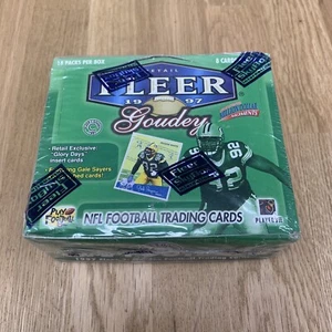 Neu im Karton 1997 Fleer Goudey Football FABRIKVERSIEGELT 18er-Packung - Reggie White - Bild 1 von 2
