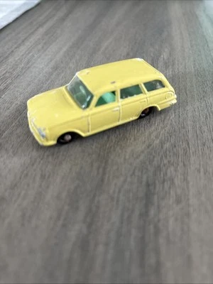 VINTAGE LESNEY MATCHBOX SERIES No 38 VAUXHALL VICTOR ESTATE CAR NICE - Image 1 of 4
