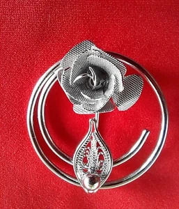 Vintage Sarah Coventry silver tone rose brooch - Picture 1 of 7