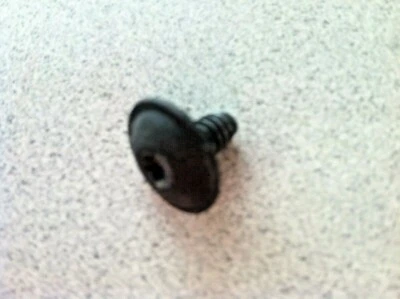 Mercedes-Benz W203 C230 Clase C 2001-2007 ~ Perno de cubierta del ventilador Foto 1 de 3