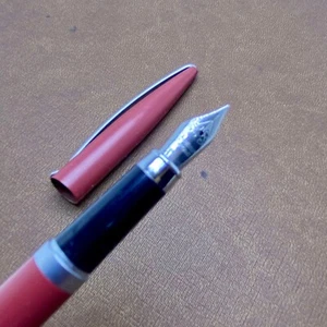 VINTAGE PEN SLIM LINE FOUNTAIN BORDEAUX RED MEDIUM NIB N 3 - Imagen 1 de 5