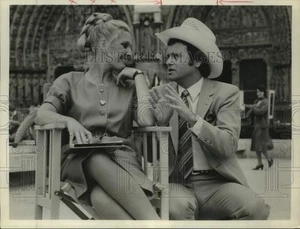 Press Photo Actress and Actor in scene - sap39088 - Picture 1 of 2