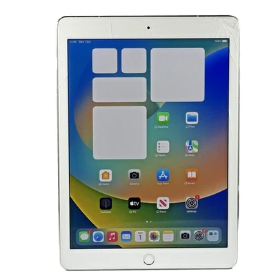 Apple iPad Pro 1st 32GB Wi-Fi + 4G Unlocked 9.7 in Silver Smashed Screen 228 - Image 1 of 4