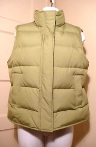 THEORY Women's Green Quilted Down Puffer Zip Vest Style KIDD Sz M - Picture 1 of 12