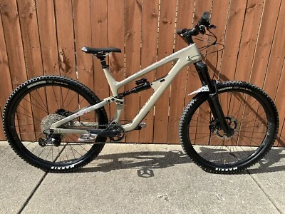 2022 Salsa Blackthorn Carbon SLX X-Large Mountain Bike XL - Image 1 of 4