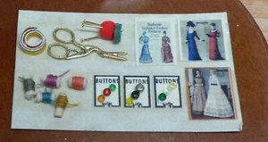 Paquete de costura en miniatura para casa de muñecas - Hecho a mano por Taylor Jade - Imagen 1 de 2