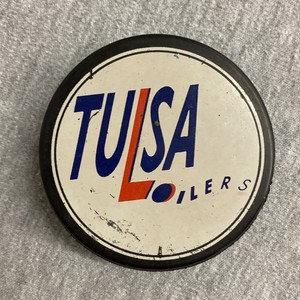 CHL Tulsa Oilers Vintage Original Large Team Logo Old Hockey Puck Collect Pucks