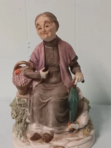 Vintage Ardea Porcelain Figurine "Old Woman". Used But In Good Condition. - Picture 1 of 6
