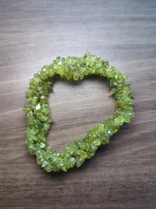 Vintage Lime Green Rock Crystal Stretch Bracelet  - Picture 1 of 5