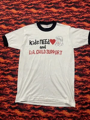Camisa de timbre vintage de los años 70 para hombre "kids Need Love" blanca verdadera vintage mediana nueva sin etiquetas Foto 1 de 4