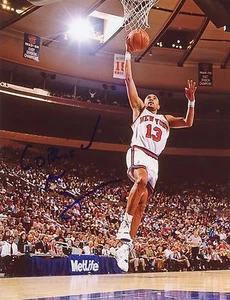 MARK JACKSON Authentic Hand-Signed "NEW YORK KNICKS" 8.5x11 Photo - Picture 1 of 1