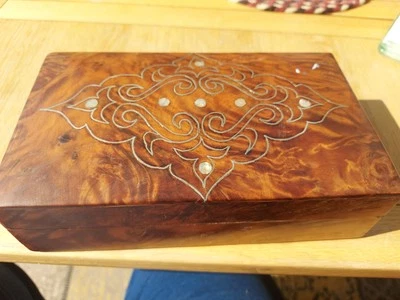 Cedar Inlaid Box 9ins By 5ins - Image 1 of 4