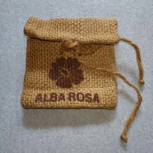 ALBA ROSA Vertikaler Leinenbeutel mit Frontbindung und Klappe - Bild 1 von 6