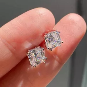 Aretes de moissanita de corte Asscher de 2,50 quilates enchapados en oro blanco de 14 k - Imagen 1 de 4