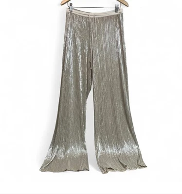 Pantalones de salón Victorias Secret plisados dorados brillantes para mujer medianos | Glam Maximalist Foto 1 de 4