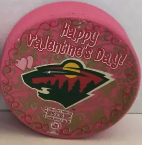 2003-2004 FELICE SAN VALENTINO ROSA NHL EDIZIONE LIMITATA MINNESOTA WILD PUCK - Foto 1 di 2