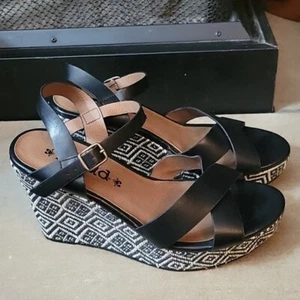 MUDD MDKENDAL WOMEN'S BLACK/WHITE ANKLE STRAP WEDGE HEELS SANDALS SHOES … - Picture 1 of 6
